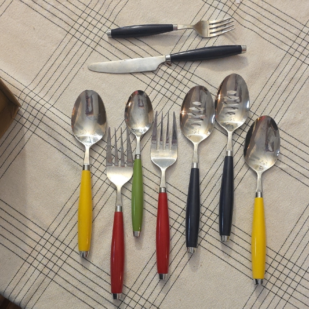 FiestFiestaware Multicolor Flatware Set